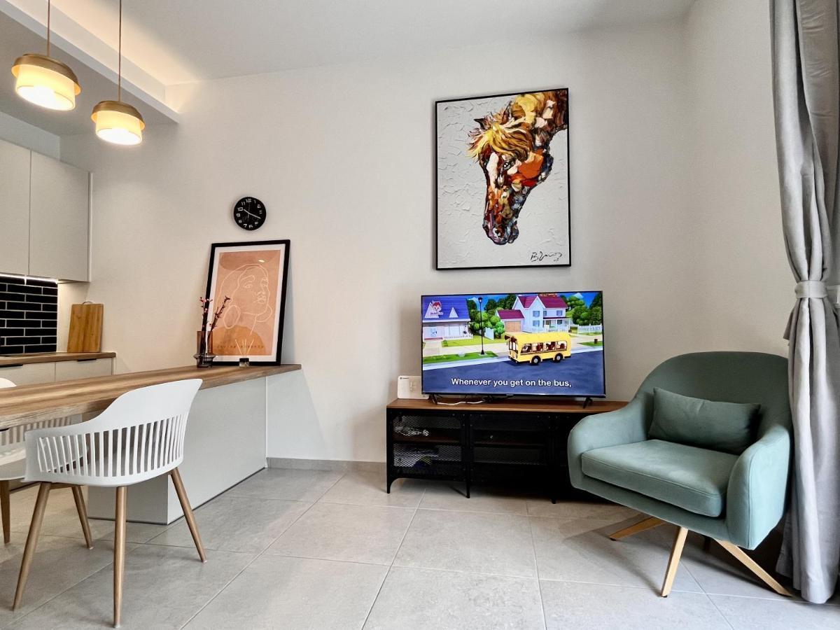 Chic Getaway Near Stavros Niarchos Apartment Athens Exterior photo